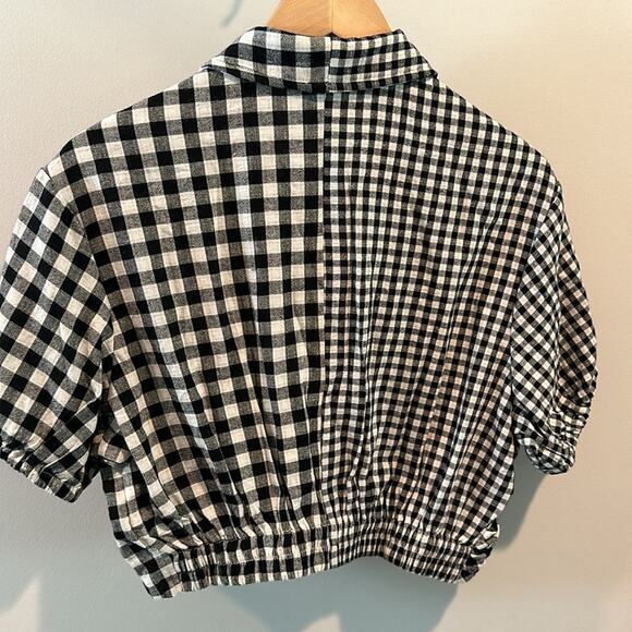 Promesa Small Carefree Heart Cropped Gingham Button-Up Shirt - Picture 7 of 8